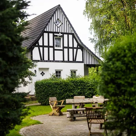 Hof Koehne - Hexenhaus בית נופש *