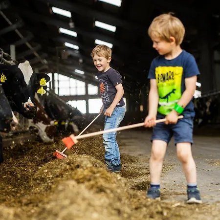 Hof Koehne - Hexenhaus שמאלנברג